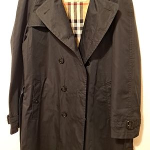 Burberry Mens short trench coat